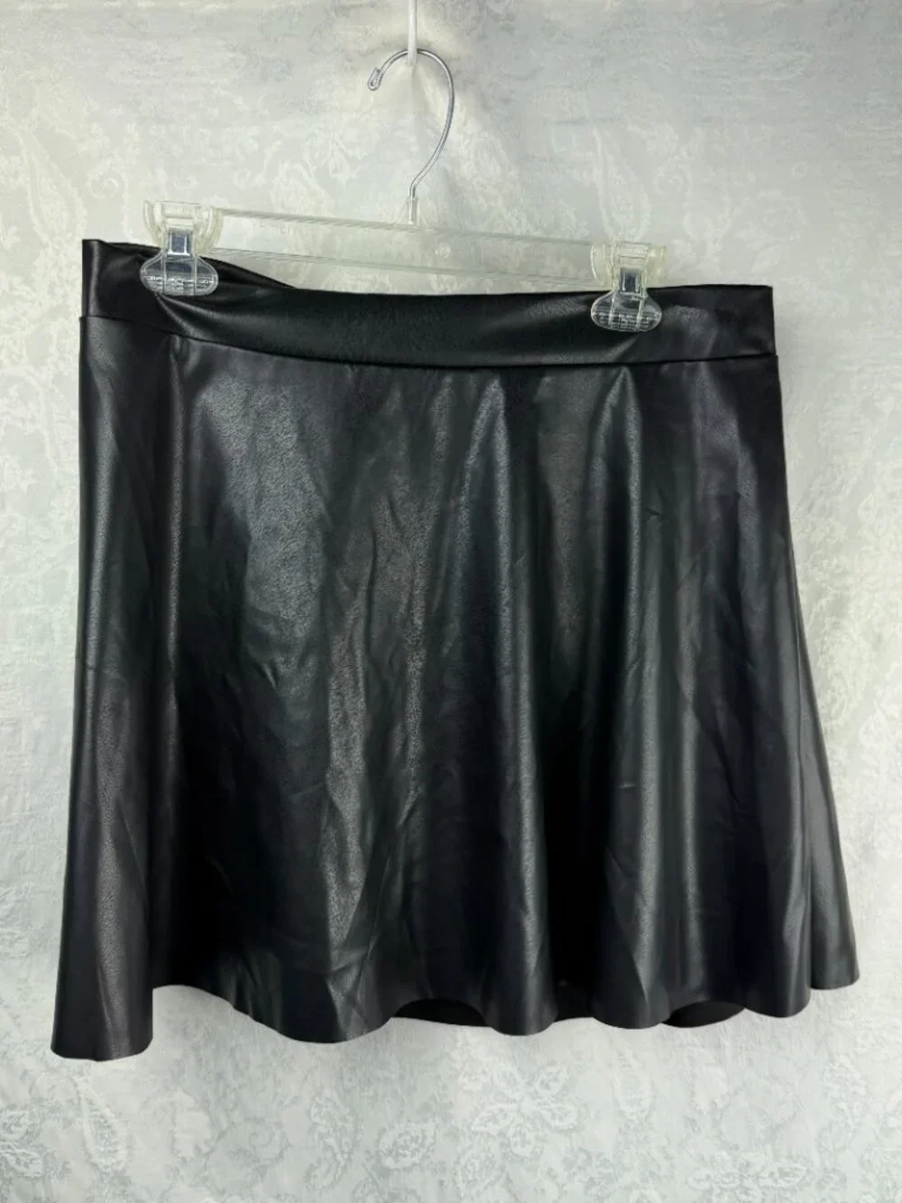 YOZY Women’s Faux Leather Skirt Size 12 Black Mini A-Line Elastic Stretch Waist